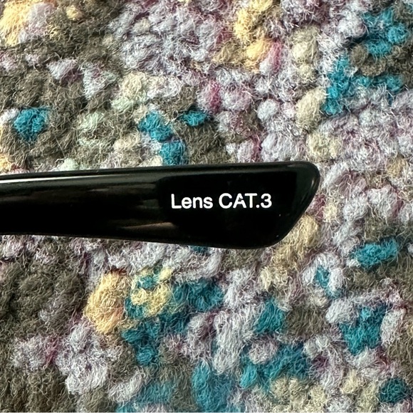 😎 Quay Australia "20's" Quay x
Kylie Collab Shades😎 - Picture 9 of 15